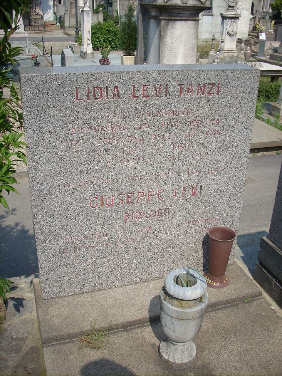 Giuseppe Levi s tomb, Monumental Cemetery, Turin, Italy - 02.JPG